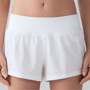 Lululemon Final Lap Short (2.5") White Women Sz 6